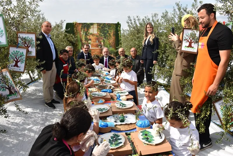Salihli Kaymakamı Zeytin Hasadı Şenliği’ne katıldı