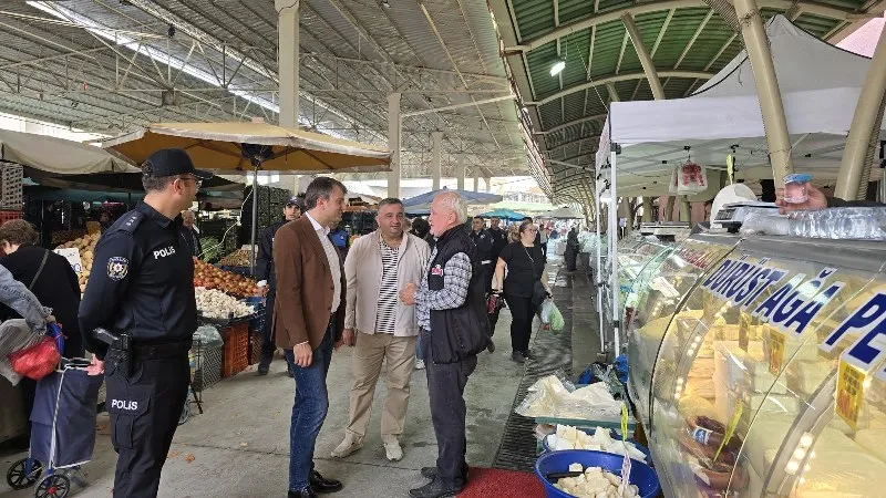 Salı Pazarı ziyareti