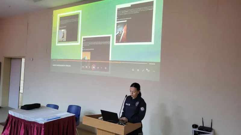 Artvin Çoruh Üniversitesi güvenlik personeline emniyet personelleri tarafından seminer verildi