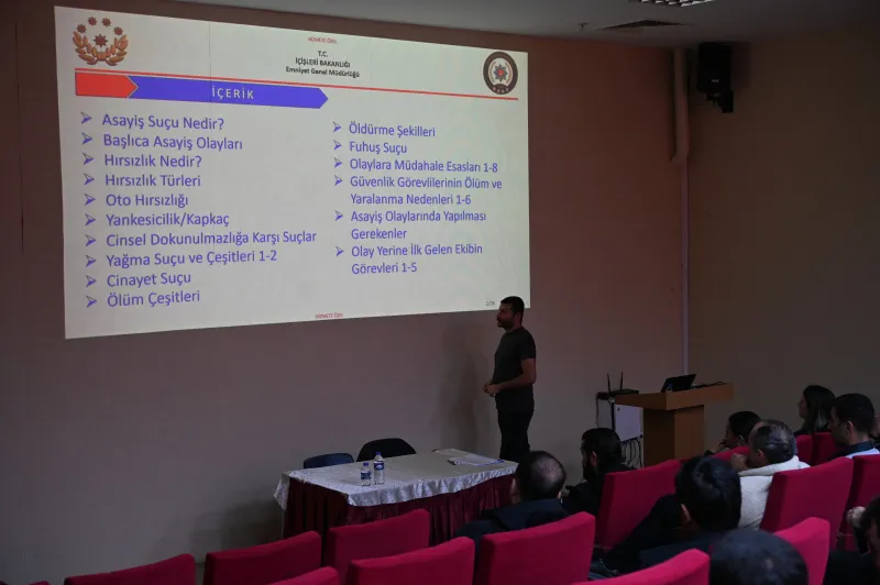 Artvin Çoruh Üniversitesi güvenlik personeline emniyet personelleri tarafından seminer verildi