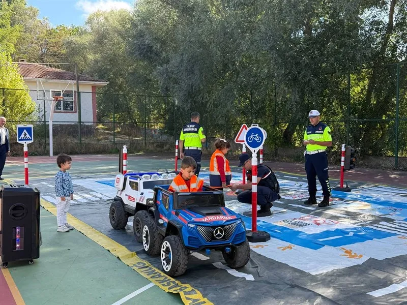 Artova'da öğrencilere trafik eğitimi