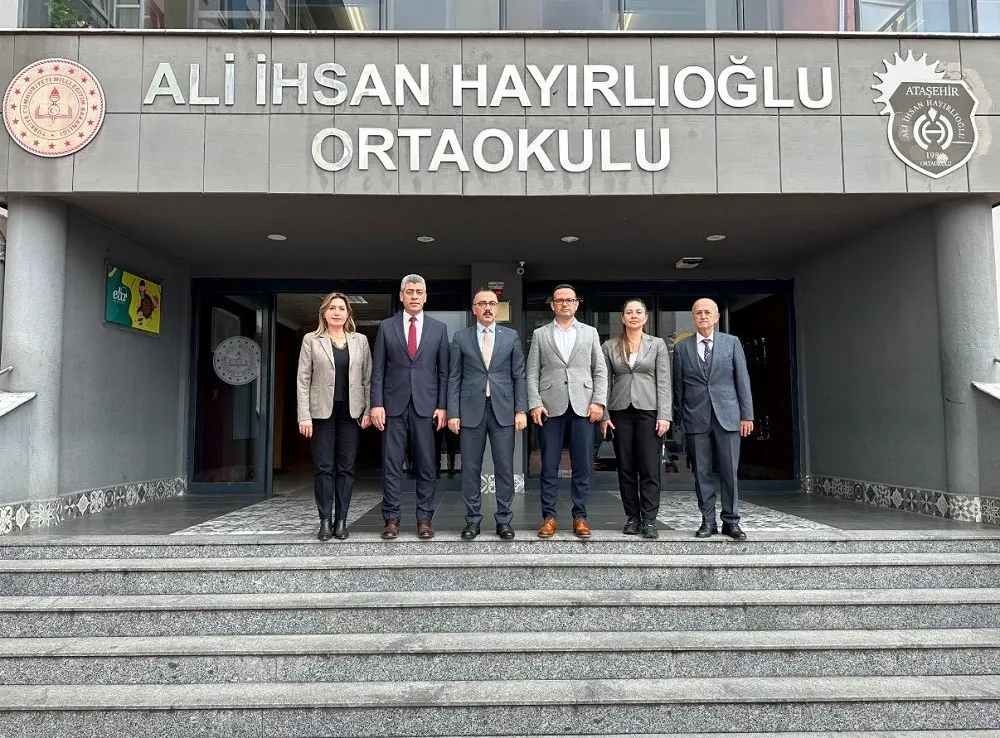 Ataşehir Kaymakamı Arslan okul ziyaretlerinde bulundu