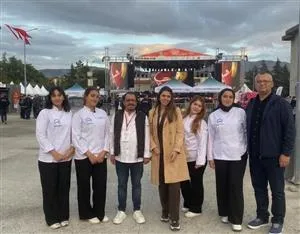 ASÜ’lü aşçılık öğrencileri Niğde Gastronomi Festivalinde dört madalya kazandı