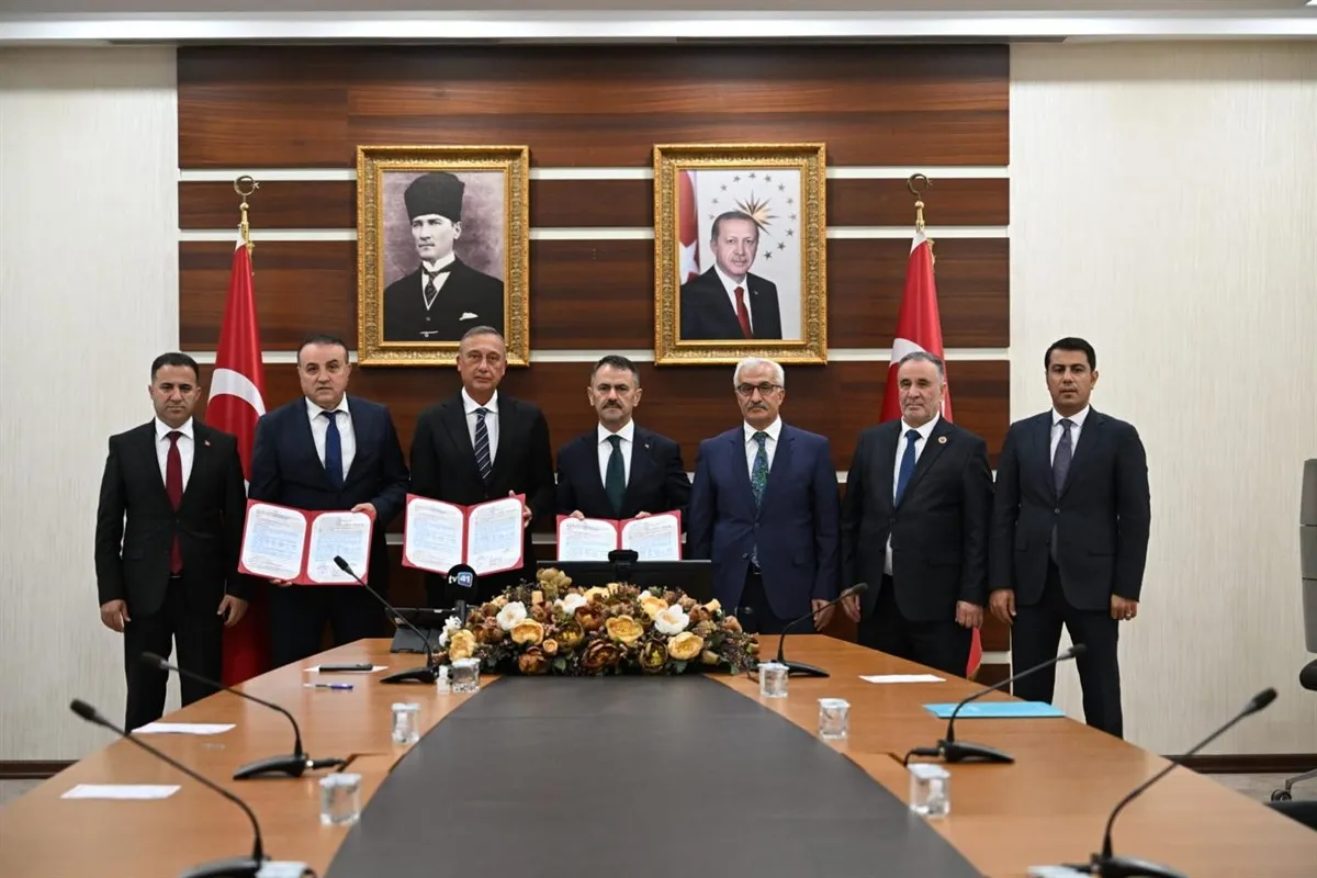 Oto Trim otomotiv sanayi ve ticaret Limited Şirketi destekleriyle yapılacak olan Gebze Zühre - Hayri Turan İlkokulu protokolü imzalandı