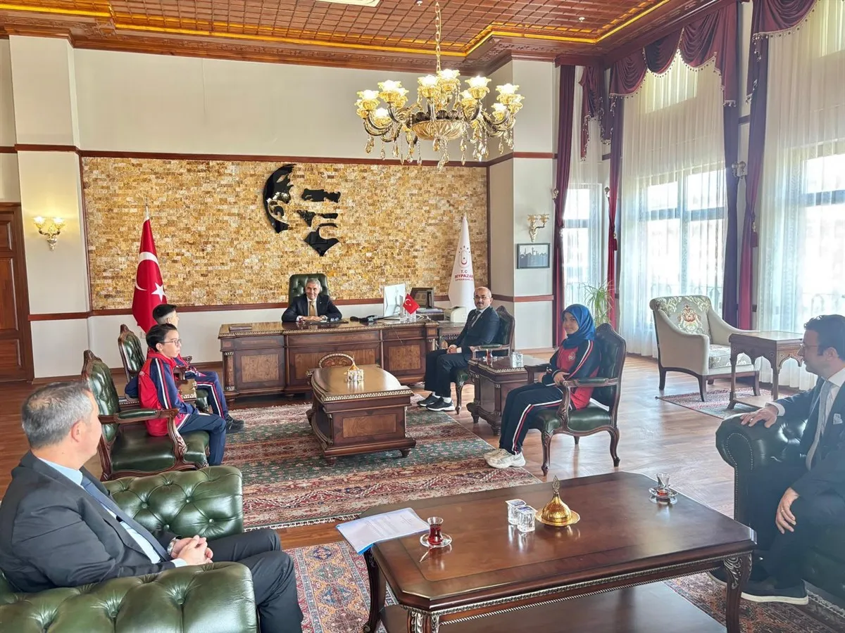 Şehit Mehmet çiftçi ortaokulu öğrencileri, Beypazarı Kaymakamını ziyaret etti
