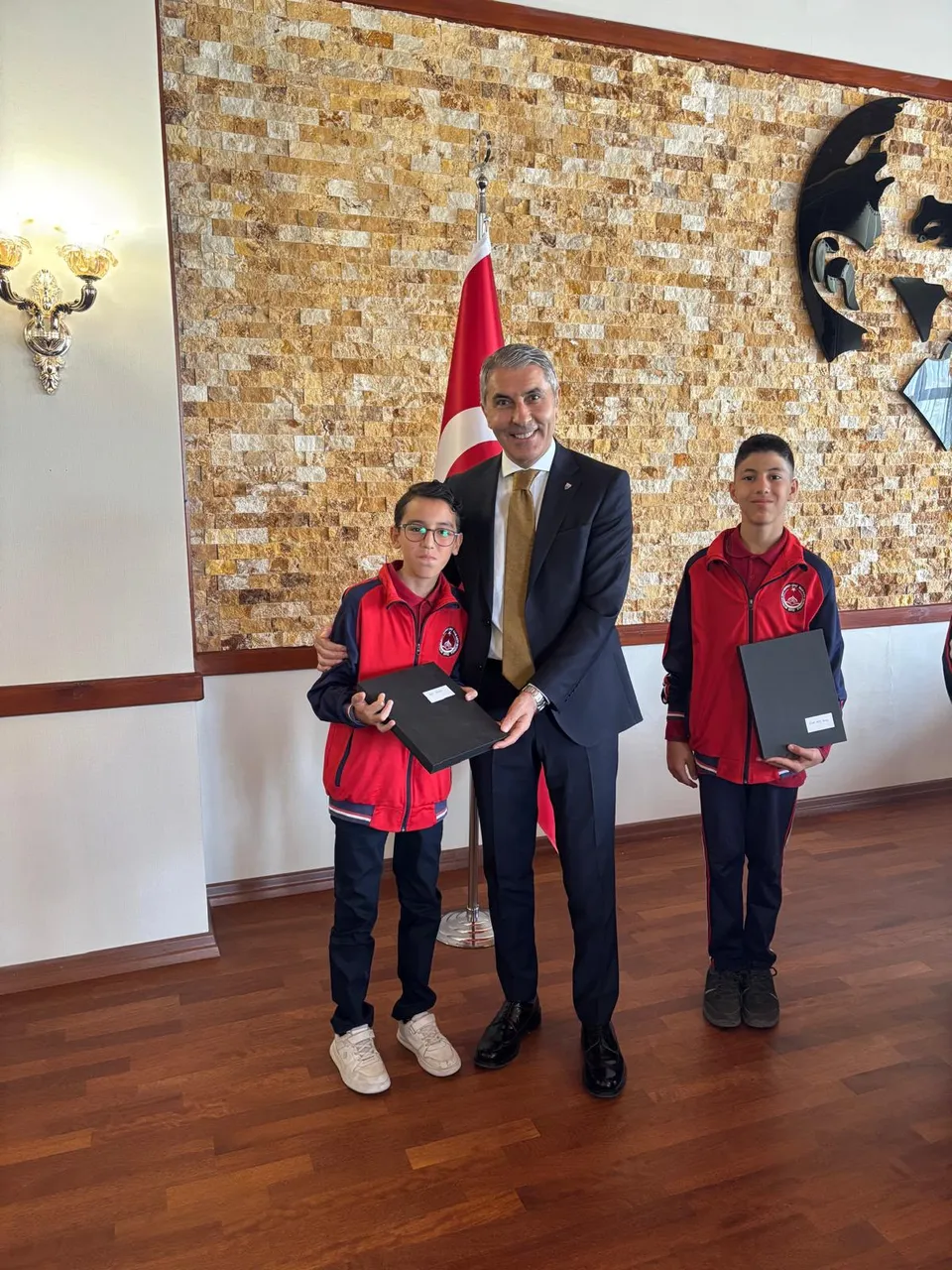 Şehit Mehmet çiftçi ortaokulu öğrencileri, Beypazarı Kaymakamını ziyaret etti