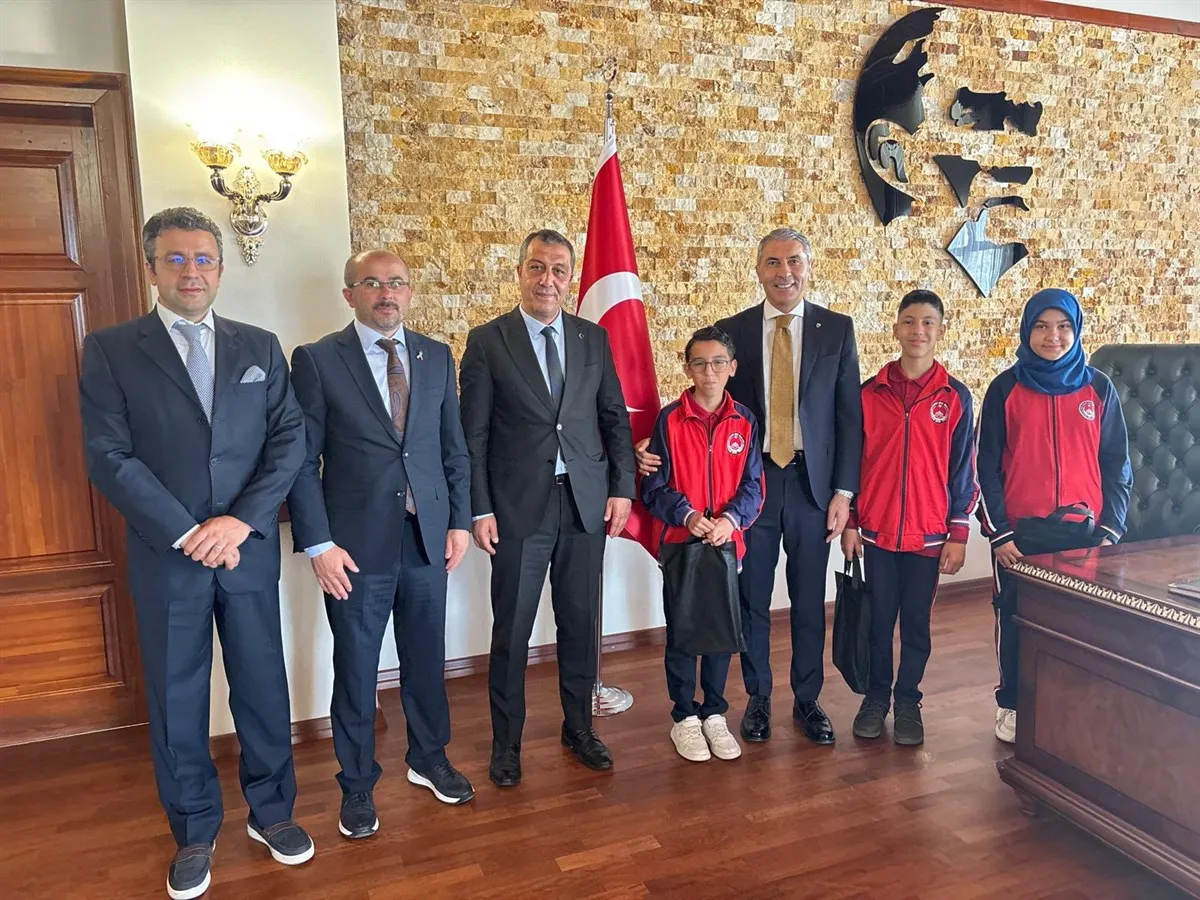 Şehit Mehmet çiftçi ortaokulu öğrencileri, Beypazarı Kaymakamını ziyaret etti