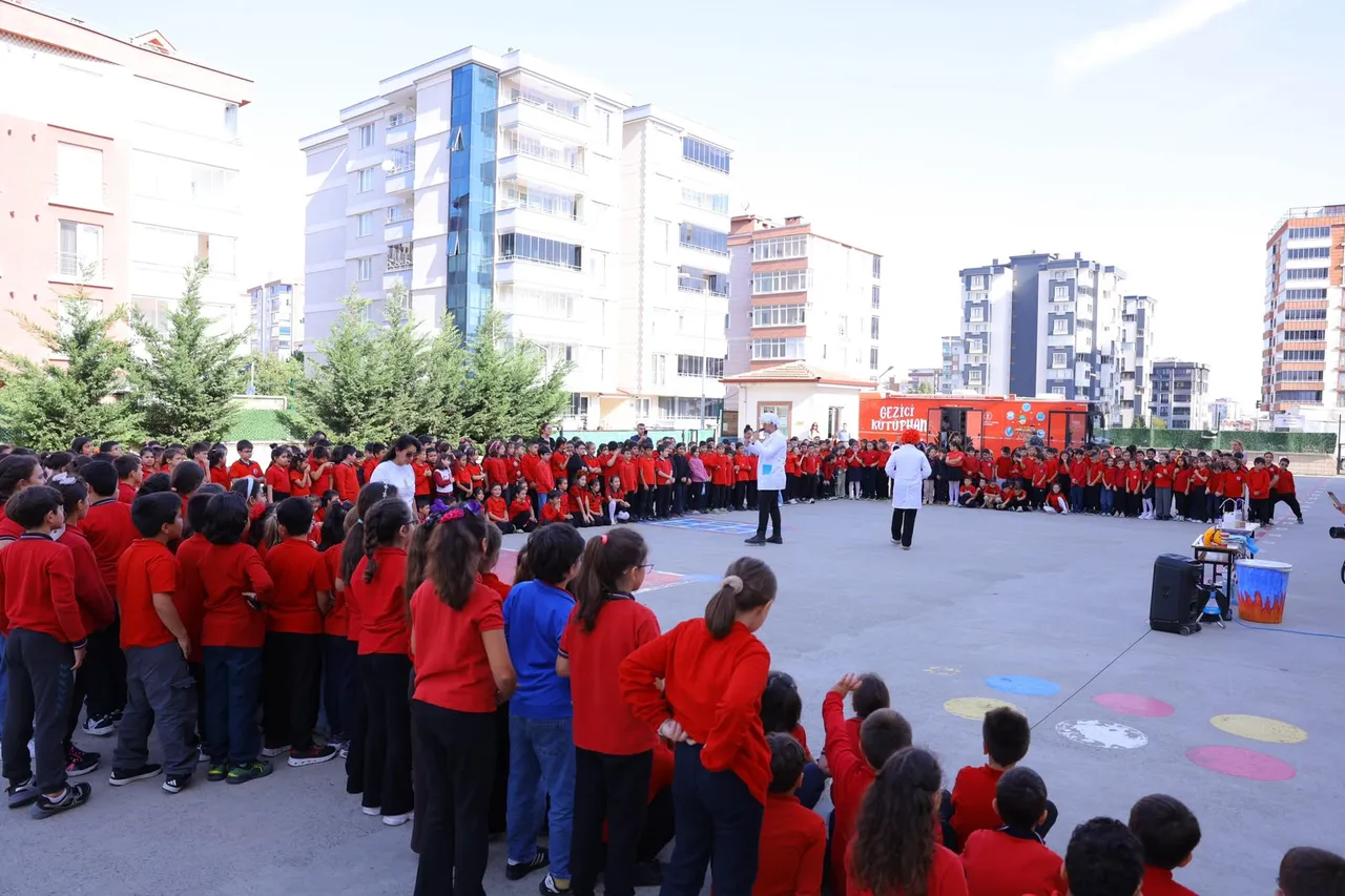 Büyükşehir çocukları bilim ve geleneksel oyunlarla buluşturuyor