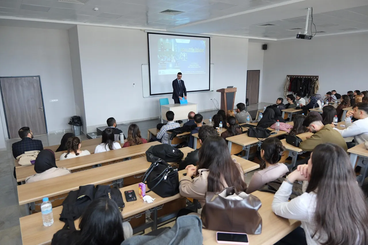Tokat Cumhuriyet Başsavcı Vekili Coşkun, “Adaletin İzinde” programında öğrencilerle buluştu