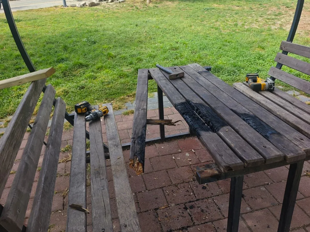 Parklardaki donatılar yenileniyor