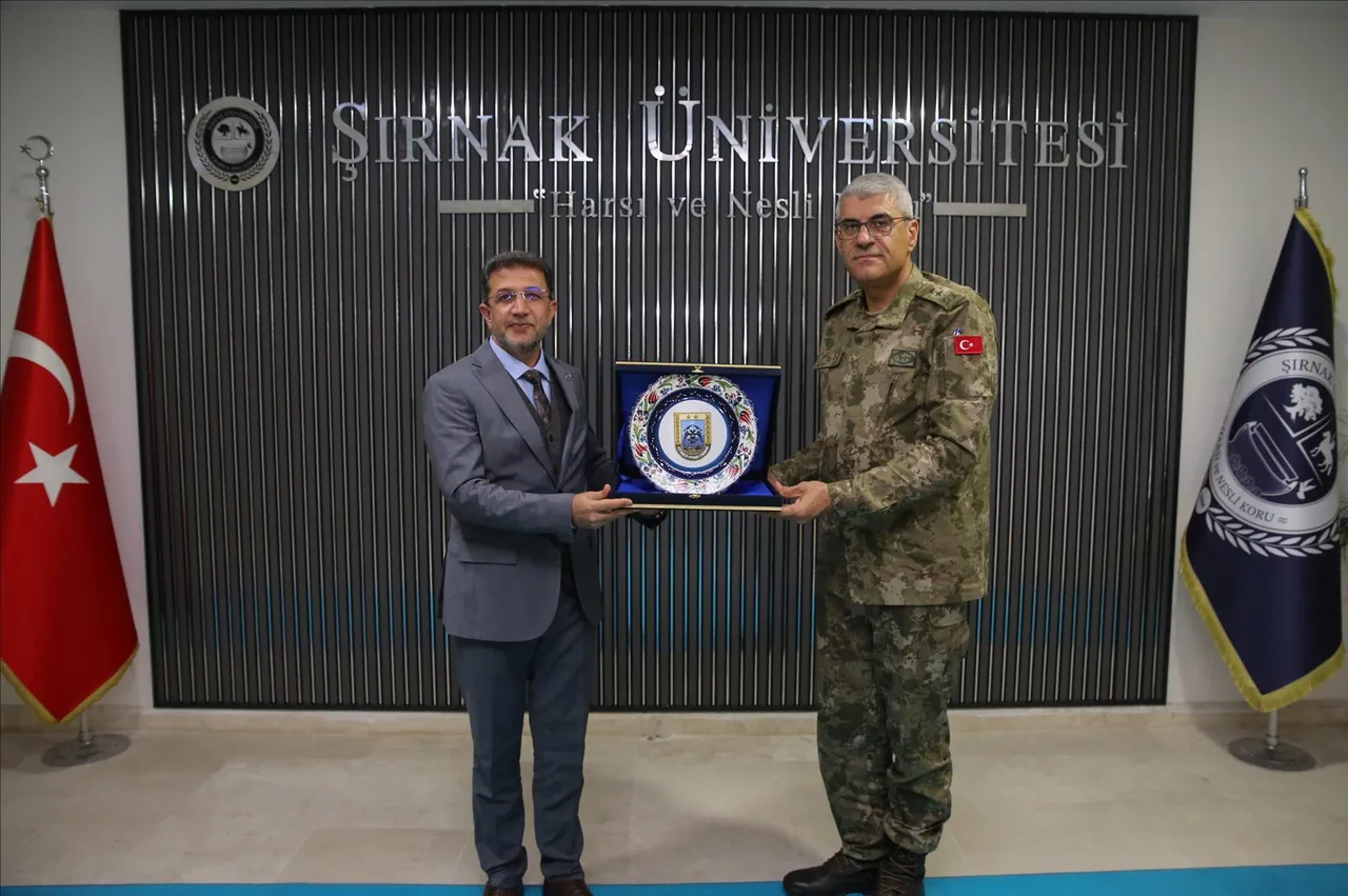 Tümgeneral Tunç’tan Rektör Alkış’a iade-i ziyaret