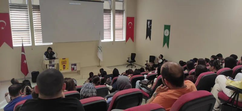 Artvin İl Emniyet Müdürlüğü ve Arhavi İlçe Emniyet Müdürlüğü tarafından bilgilendirme toplantısı gerçekleştirildi