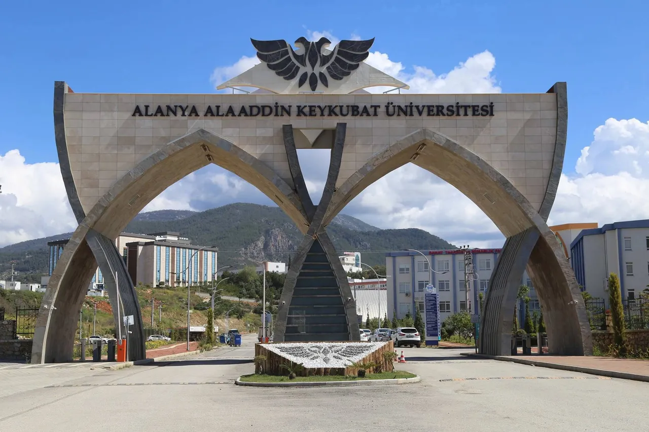 ALKÜ’de lisansüstü program sayısı arttı