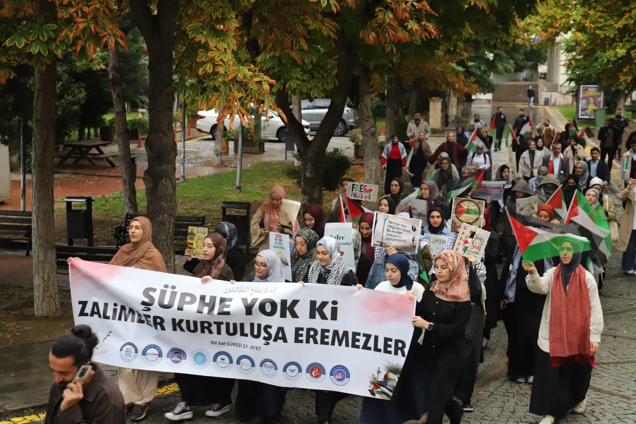 Necmettin Erbakan Üniversitesinde Gazze’ye destek yürüyüşü