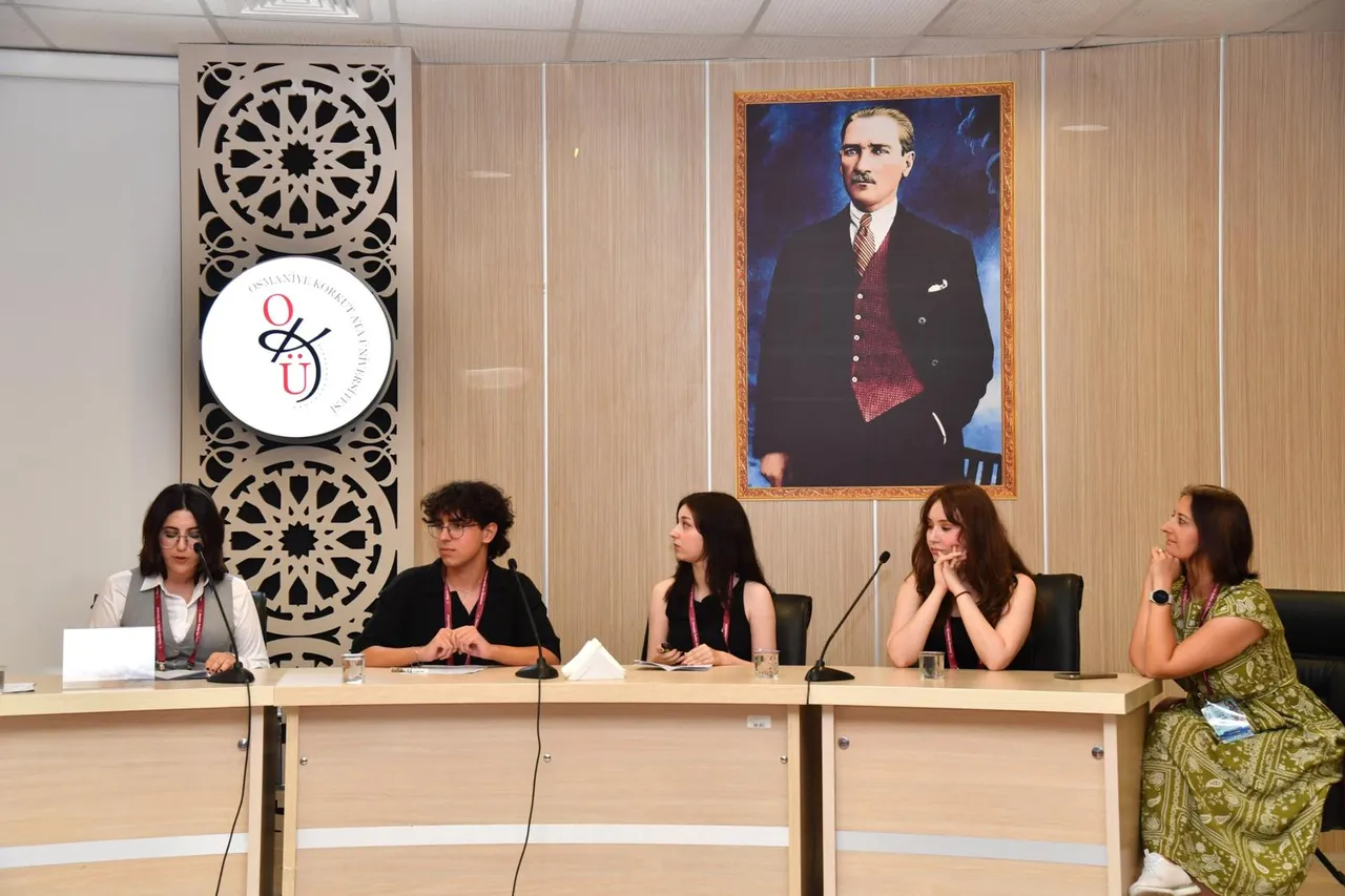 Osmaniye Korkut Ata Üniversitesinde 3. lisans öğrencileri İngiliz Dili ve Edebiyatı Konferansı başladı