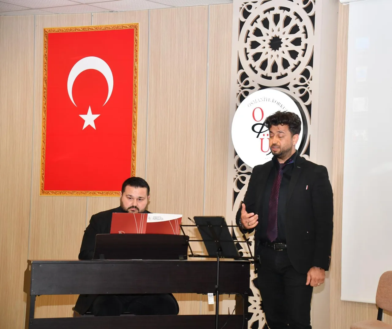 Osmaniye Korkut Ata Üniversitesinde 3. lisans öğrencileri İngiliz Dili ve Edebiyatı Konferansı başladı