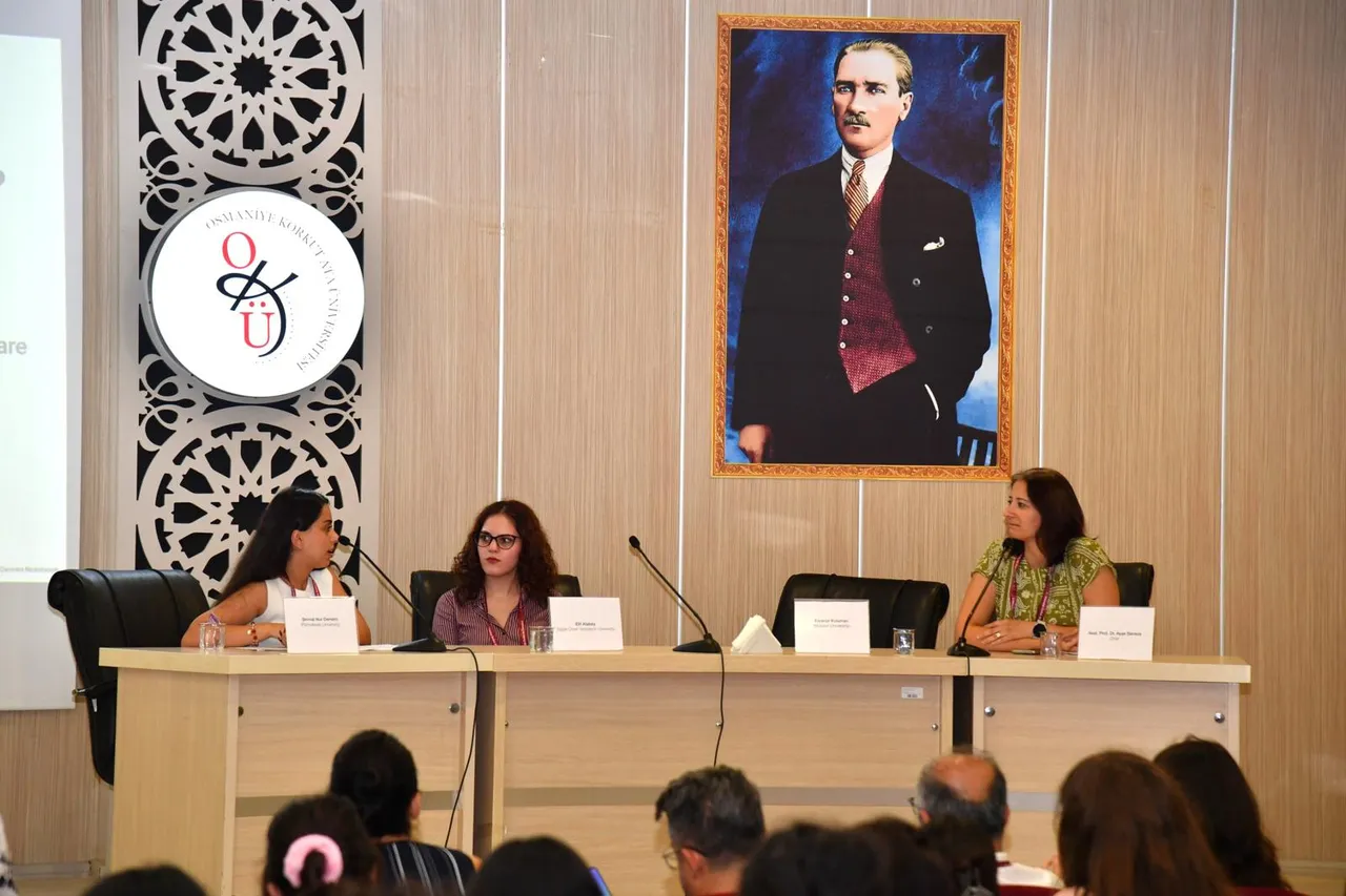 Osmaniye Korkut Ata Üniversitesinde 3. lisans öğrencileri İngiliz Dili ve Edebiyatı Konferansı başladı