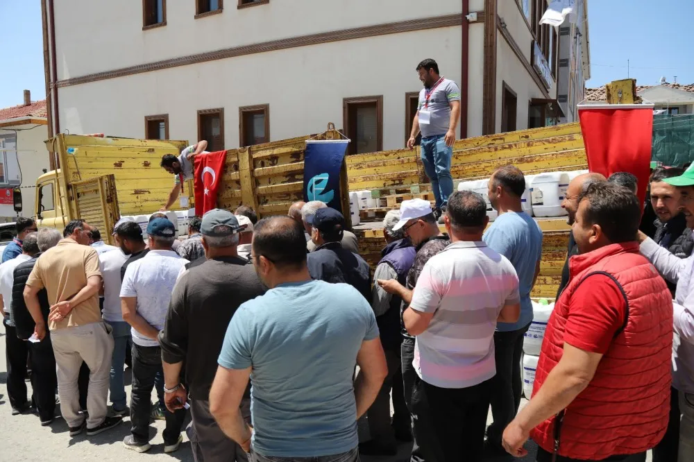Büyükşehirden üreticiye sıvı gübre desteği