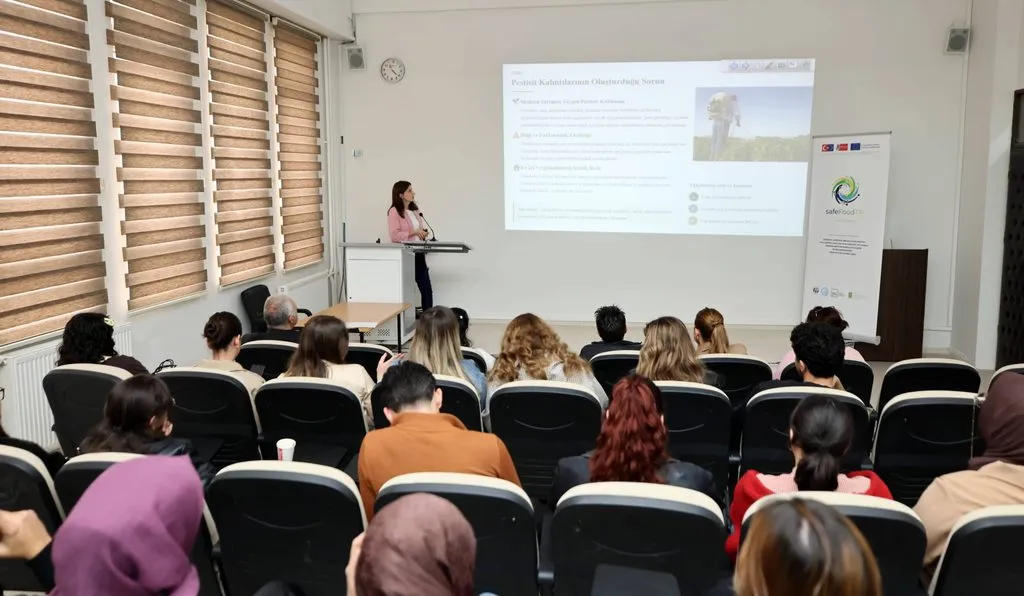 Pestisit kalıntılarının azaltılmasına yönelik eğitim gerçekleştirildi
