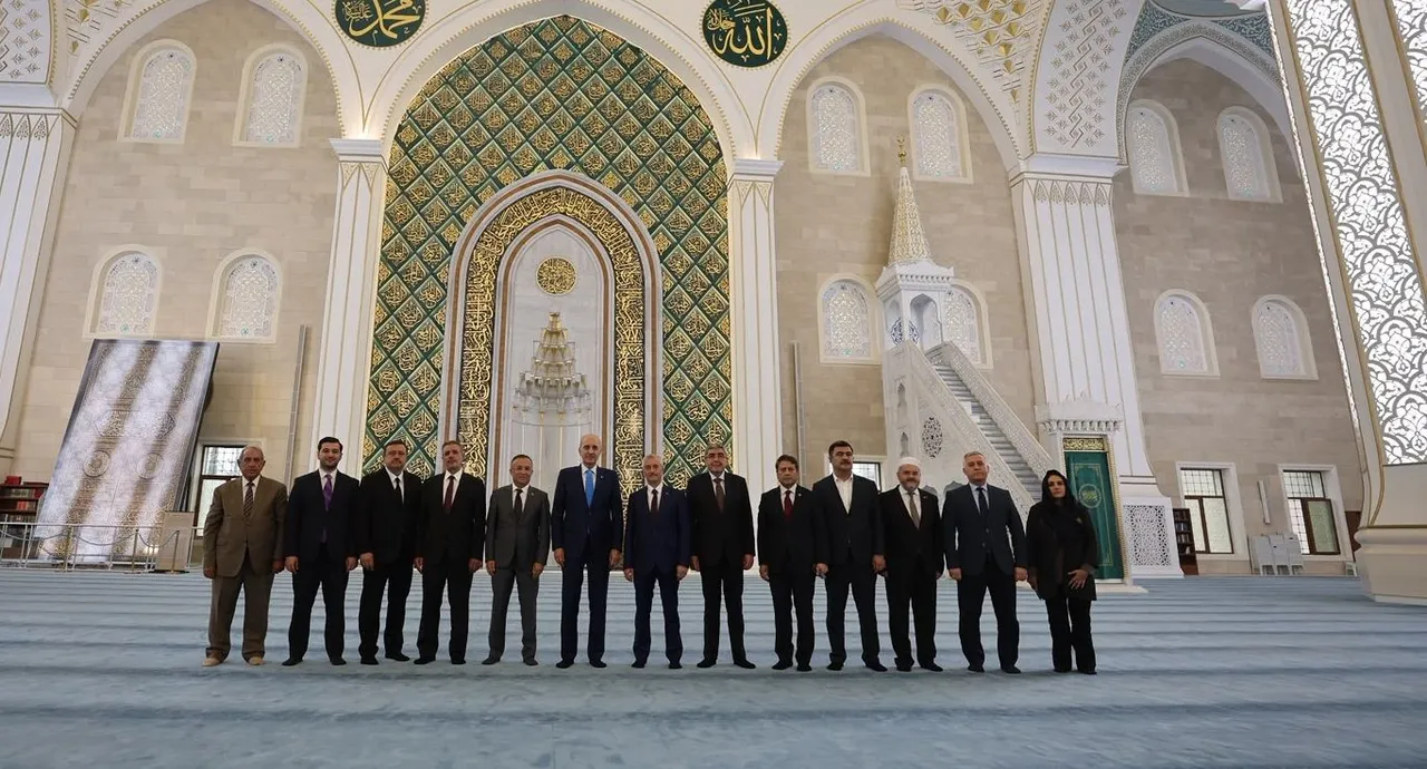 TBMM Başkanı Numan Kurtulmuş Şahinbey Millet Camii?ni ziyaret etti