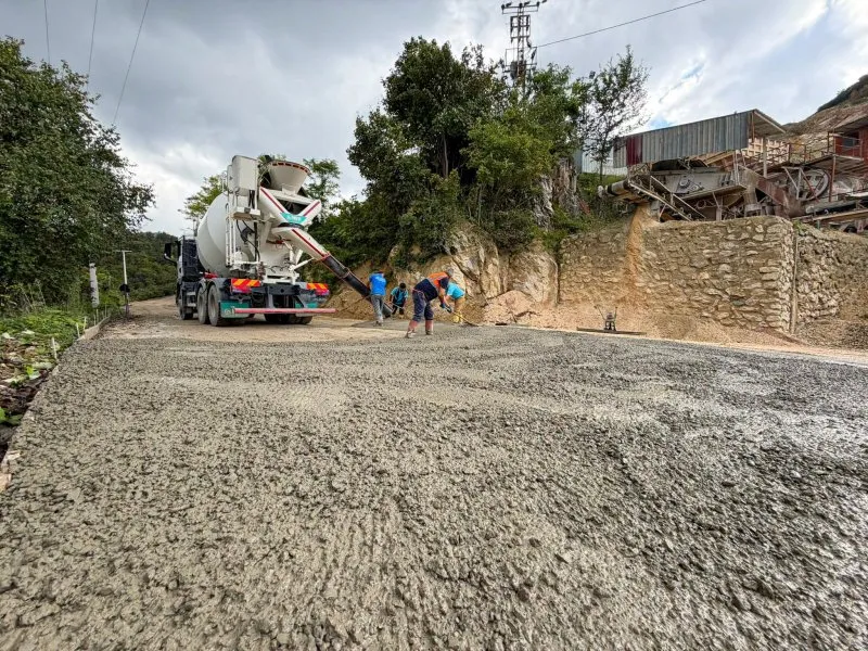 Fatsa’da son 1 ayda 2 bin 350 metre beton yol yapıldı