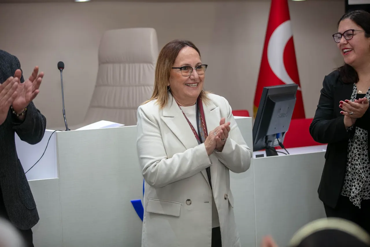 Güzelbahçe 3. Yaş Üniversitesi yeni eğitim dönemine başladı