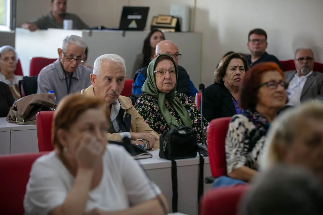 Güzelbahçe 3. Yaş Üniversitesi yeni eğitim dönemine başladı