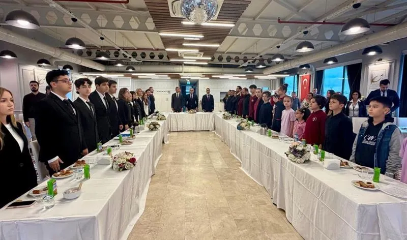 İstanbul Valiliği himayelerinde yürütülen "İstanbul Öğrenci Meclisleri" projesi