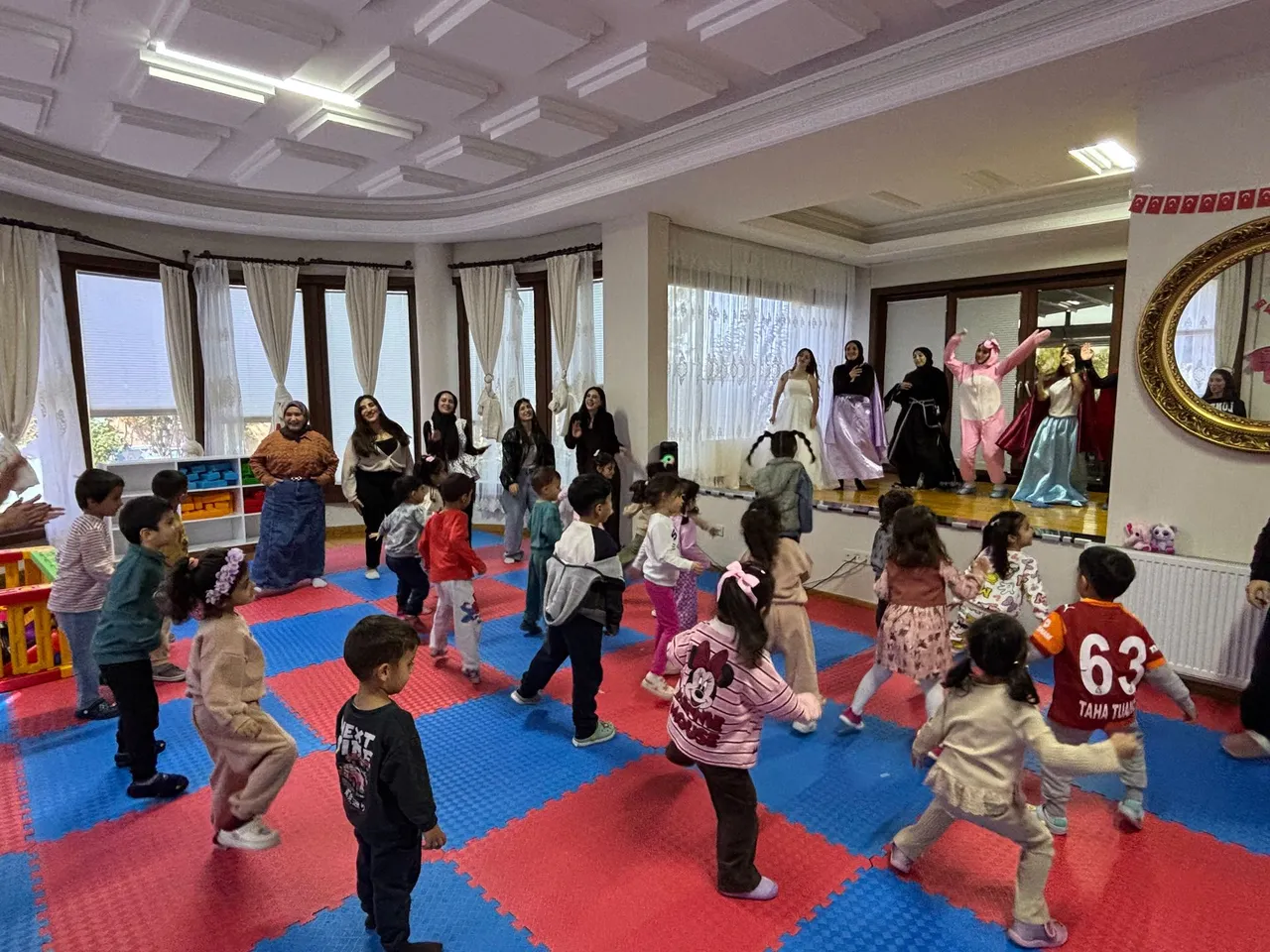 Iğdır Üniversitesi Öğrencileri Püster Alagöz anaokulunda drama etkinliği düzenledi