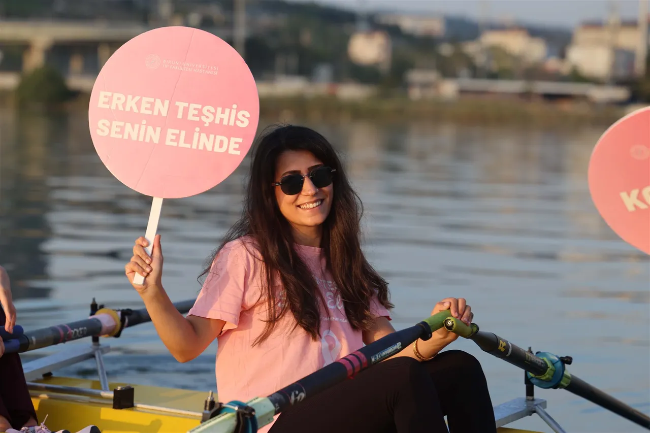 Küçükçekmece Belediyesi: ‘Meme Kanserine Karşı Kürek Çekiyoruz’ Etkinliği Düzenlendi