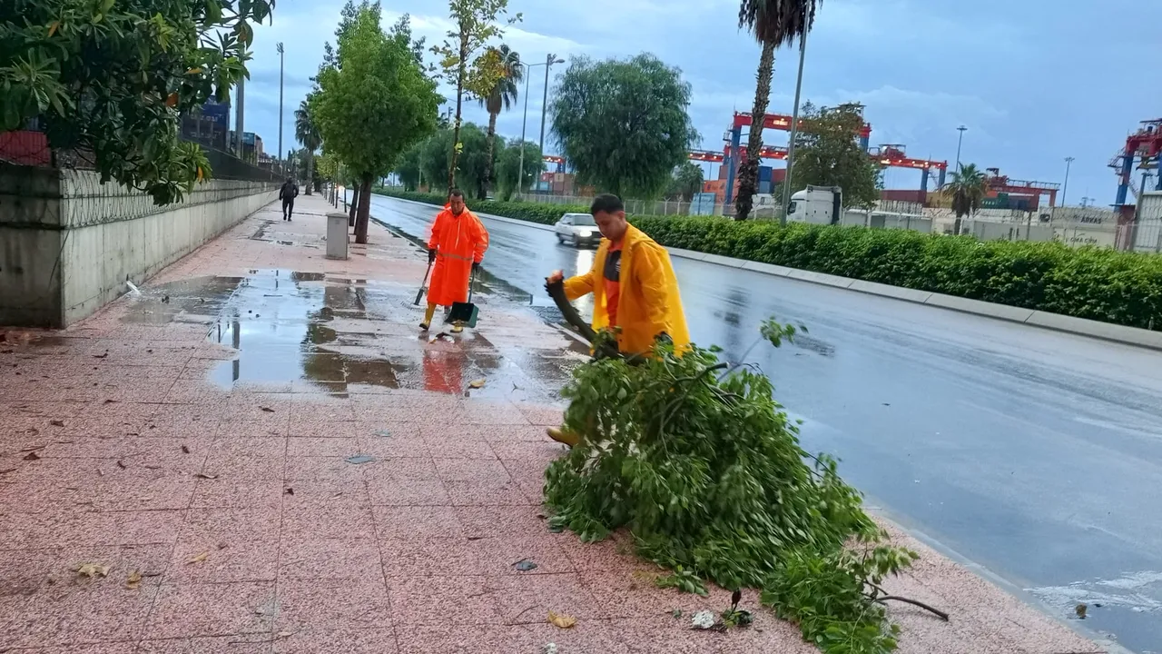 Mersin Büyükşehir ve MESKİ ‘Kriz Masası’ İle Yağmurun Olası Olumsuzluklarına Karşı Teyakkuzda