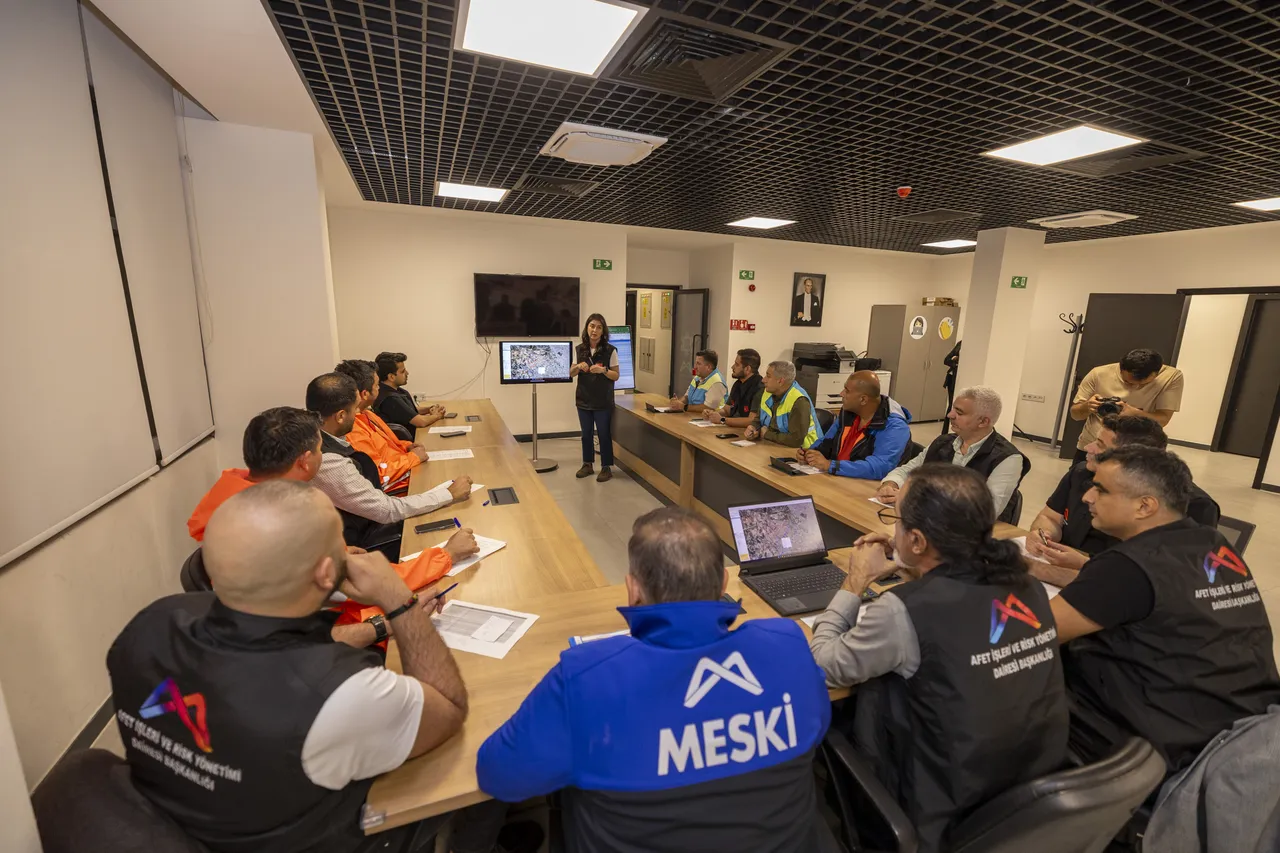 Mersin Büyükşehir ve MESKİ ‘Kriz Masası’ İle Yağmurun Olası Olumsuzluklarına Karşı Teyakkuzda