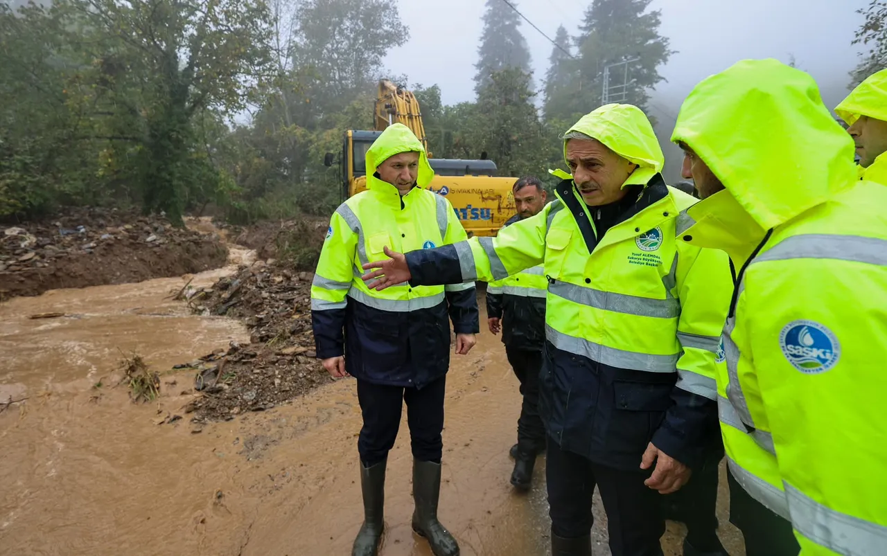 Başkan Alemdar Sapanca ve Geyve’deki afet bölgelerinden son durumu açıkladı