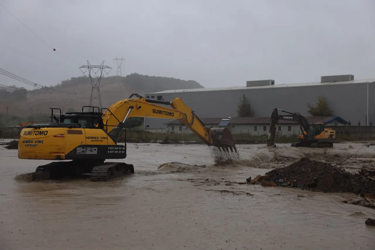 Başkan Alemdar Sapanca ve Geyve’deki afet bölgelerinden son durumu açıkladı