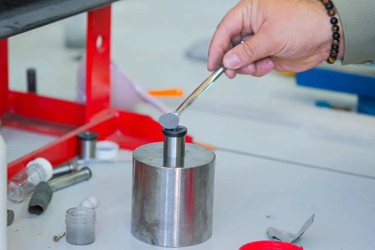 Hitit Üniversitesi akademisyenlerinin geliştirdiği kapalı tüp sinterleme yöntemi patent aldı