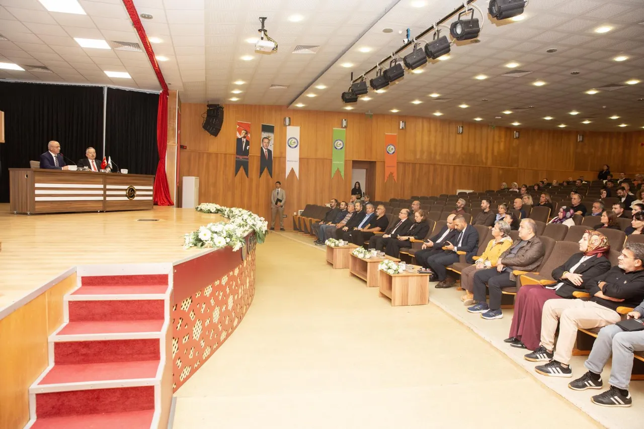 GRÜ'de Rektör-İdari Personel Buluşması gerçekleştirildi