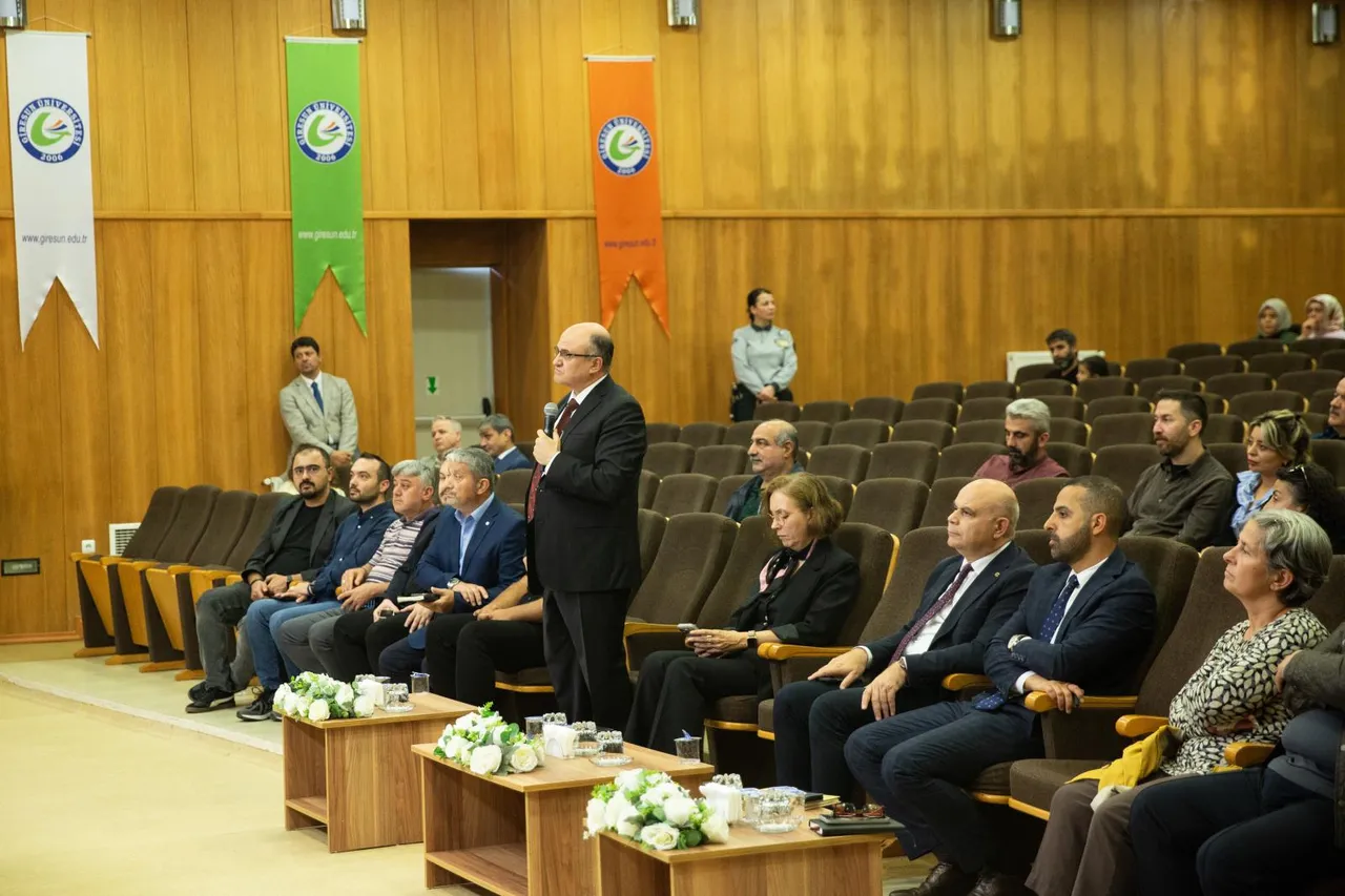 GRÜ'de Rektör-İdari Personel Buluşması gerçekleştirildi