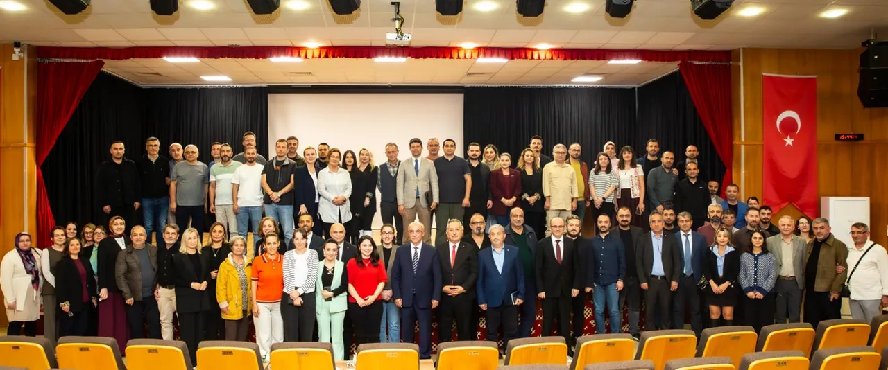 GRÜ'de Rektör-İdari Personel Buluşması gerçekleştirildi