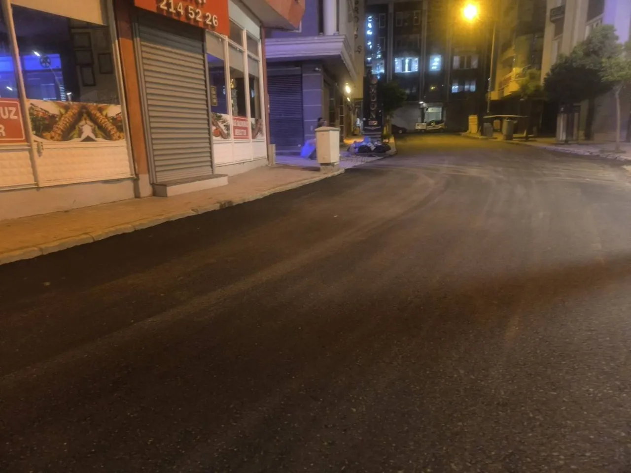 İpekyolu Belediyesi Zerbank Sokak’ı asfaltlayarak halkın hizmetine sundu