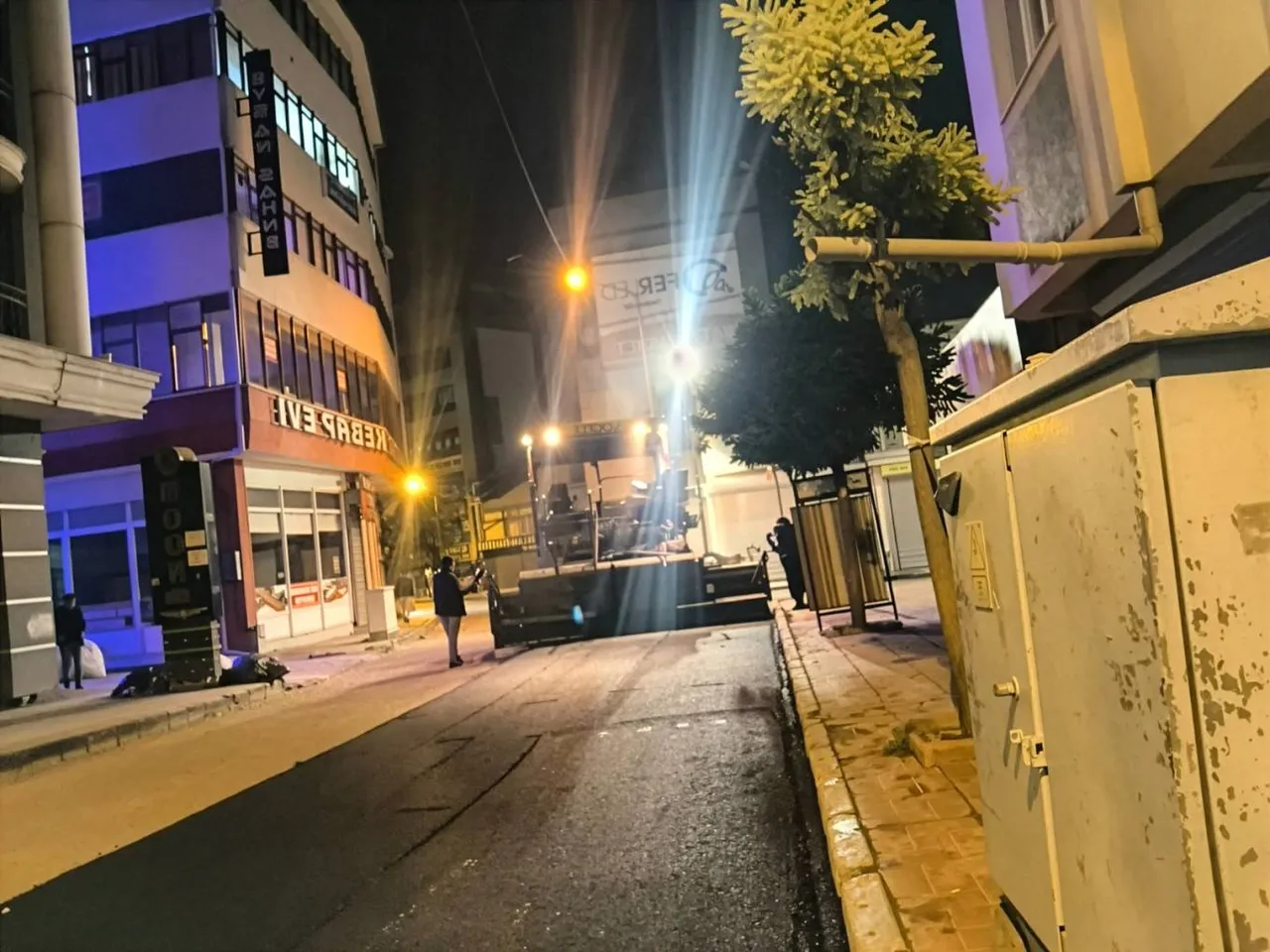 İpekyolu Belediyesi Zerbank Sokak’ı asfaltlayarak halkın hizmetine sundu