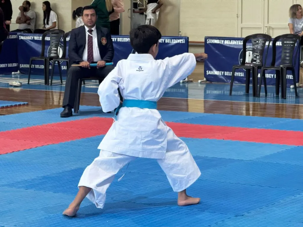 Şahinbey´de 600 karateci madalya için tatamiye çıktı