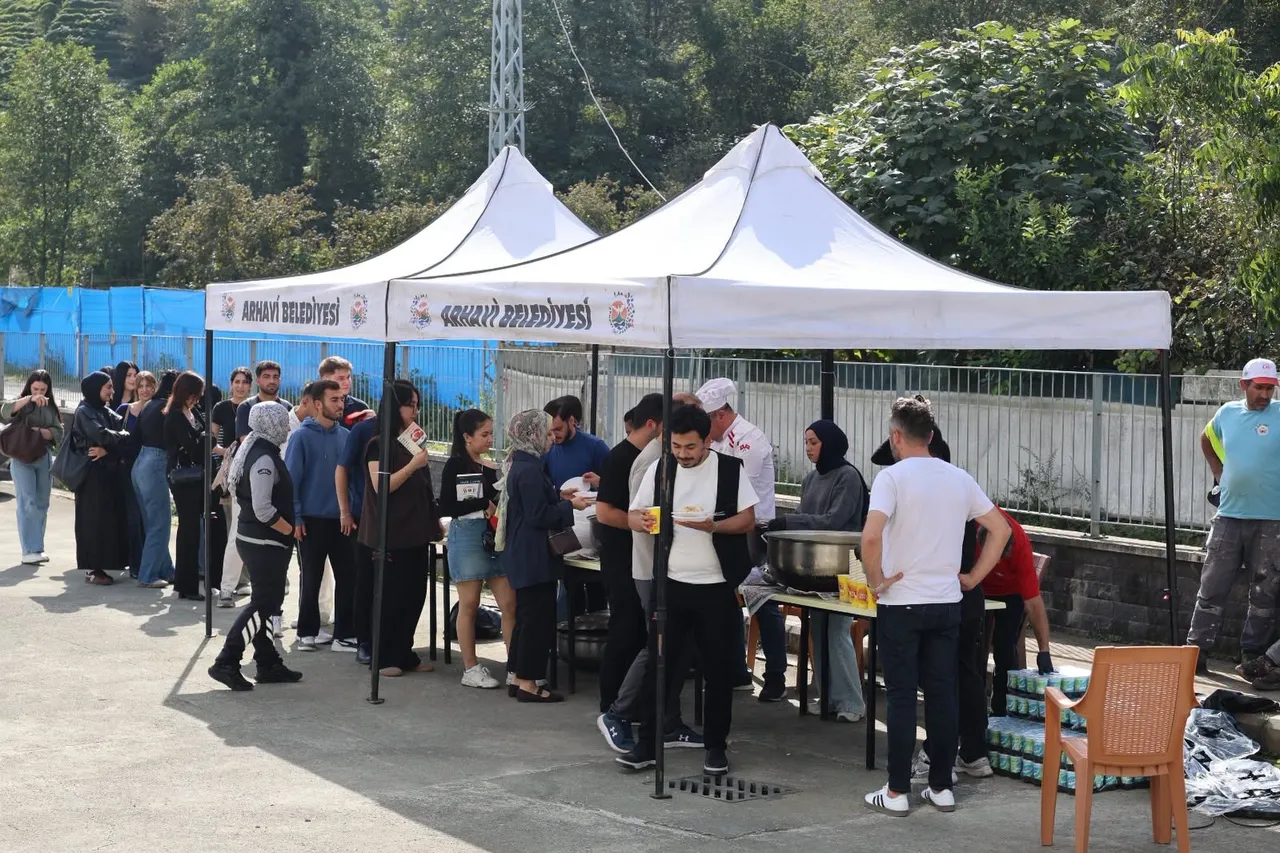 Kaymakam Güzel, Artvin Çoruh Üniversitesi Arhavi yerleşkisine ziyaret gerçekleştirdi