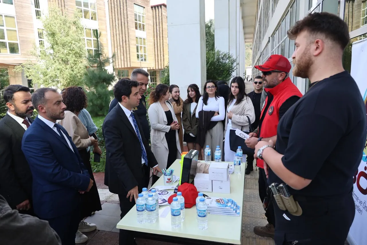 Kaymakam Güzel, Artvin Çoruh Üniversitesi Arhavi yerleşkisine ziyaret gerçekleştirdi