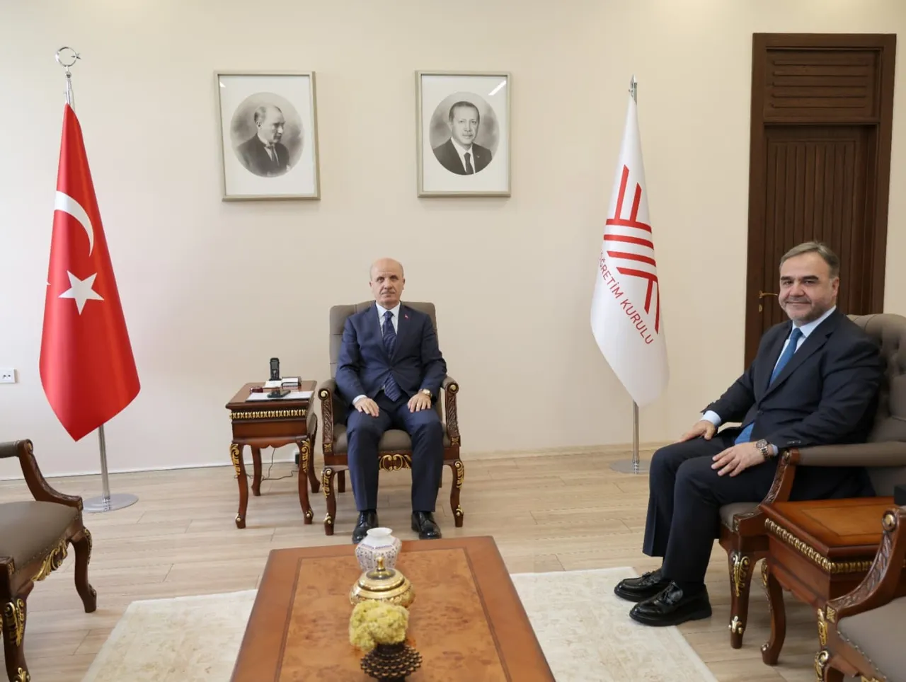 Çankırı Karatekin Üniversitesi Rektörü Karataş, YÖK Başkanı Özvar’ı ziyaret etti