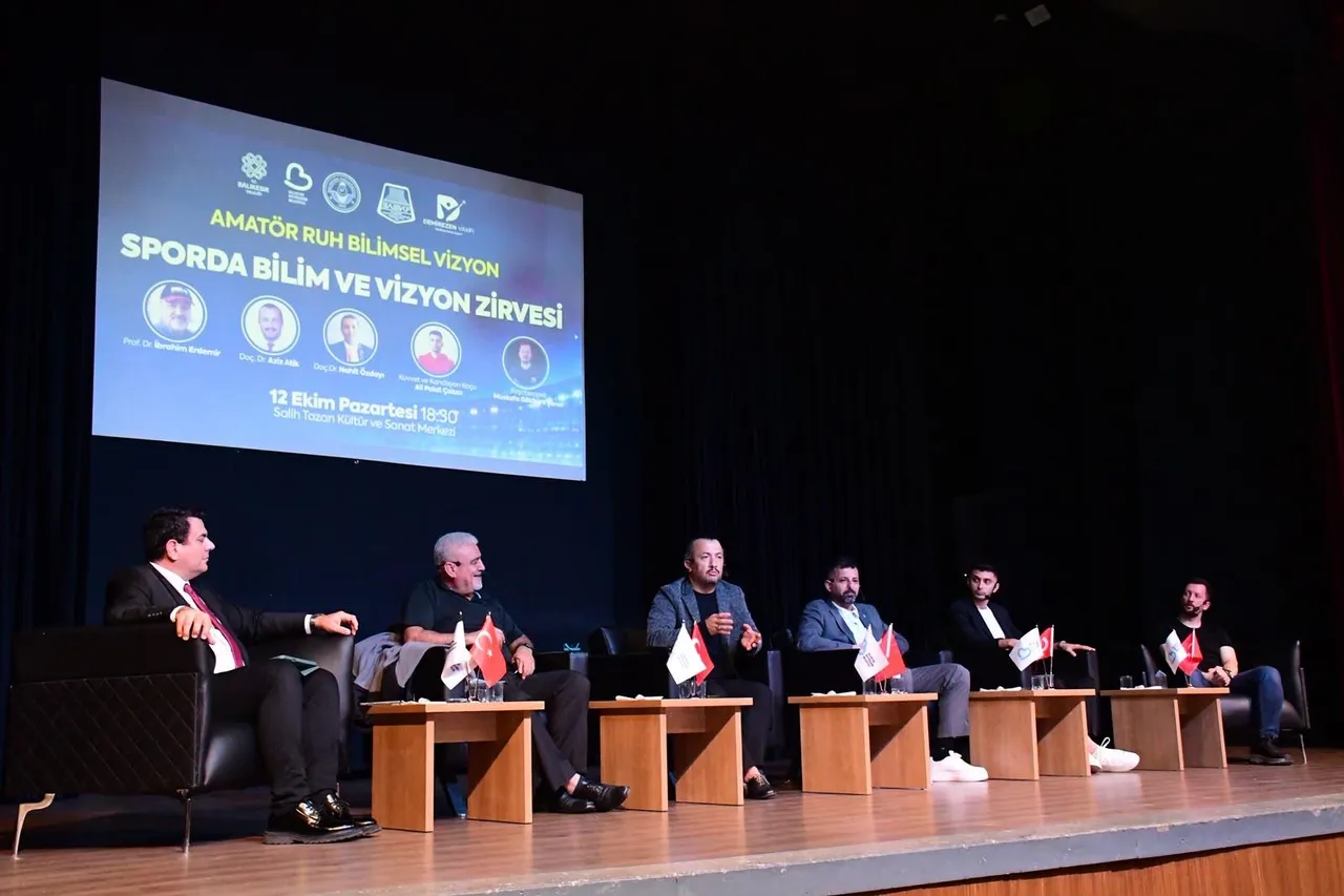 Sporda Bilim ve Vizyon Zirvesi paneli genç sporcuları buluşturdu