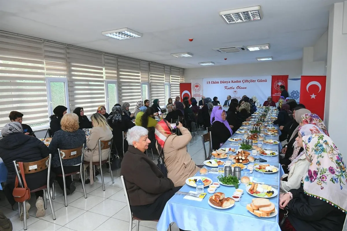 Vali Ustaoğlu, kadın çiftçilerle buluştu