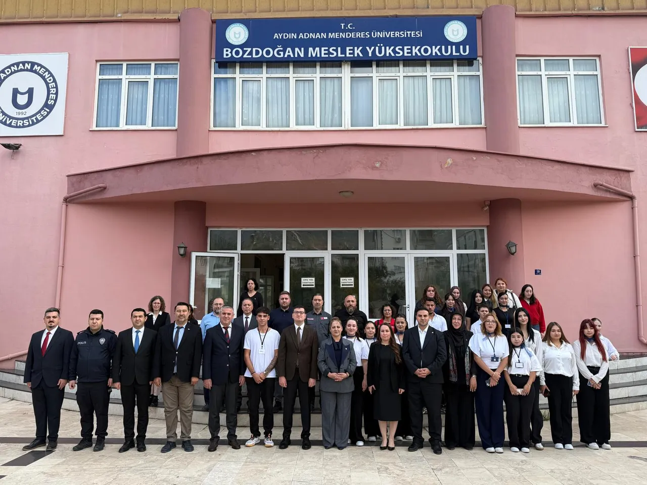 Bozdoğan meslek yüksekokulunda Kızılay Kampüs Mağazası açıldı