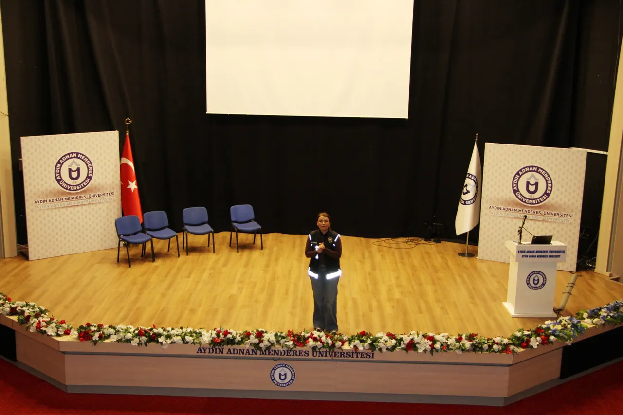 Adnan Menderes Üniversitesi personeline narko-rehber eğitimi verildi