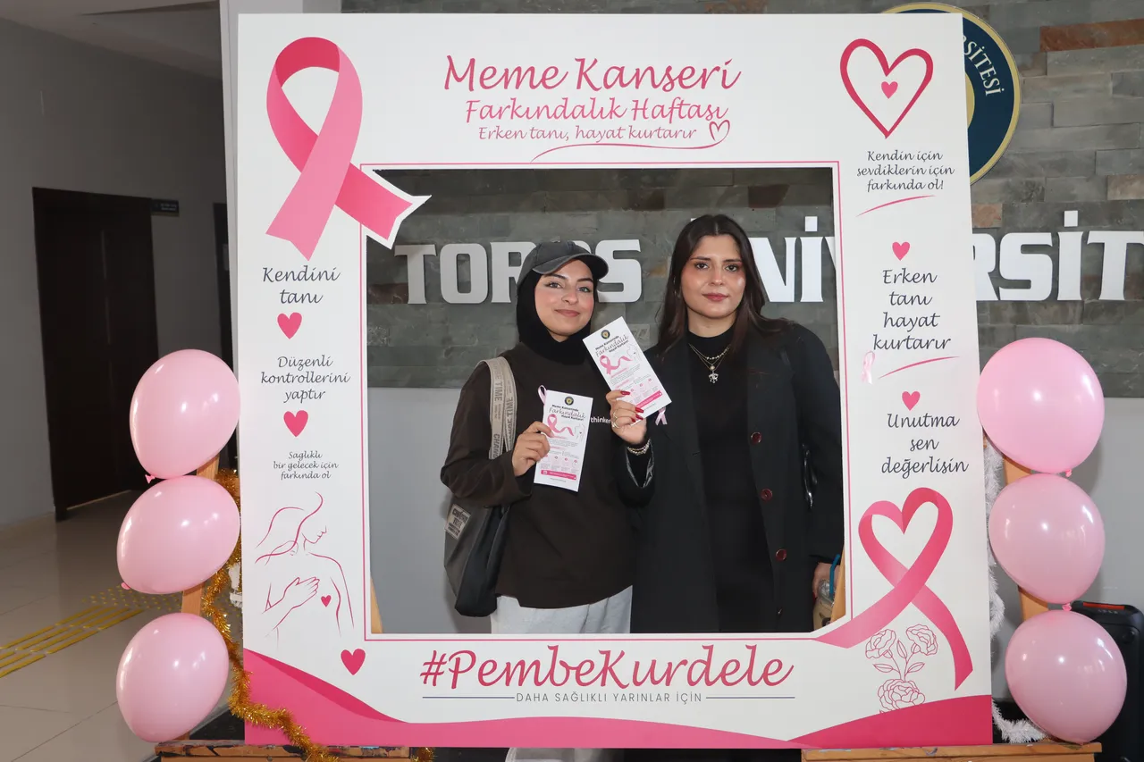 Toros Üniversitesi’nde Meme Kanseri farkındalığı için stand açıldı