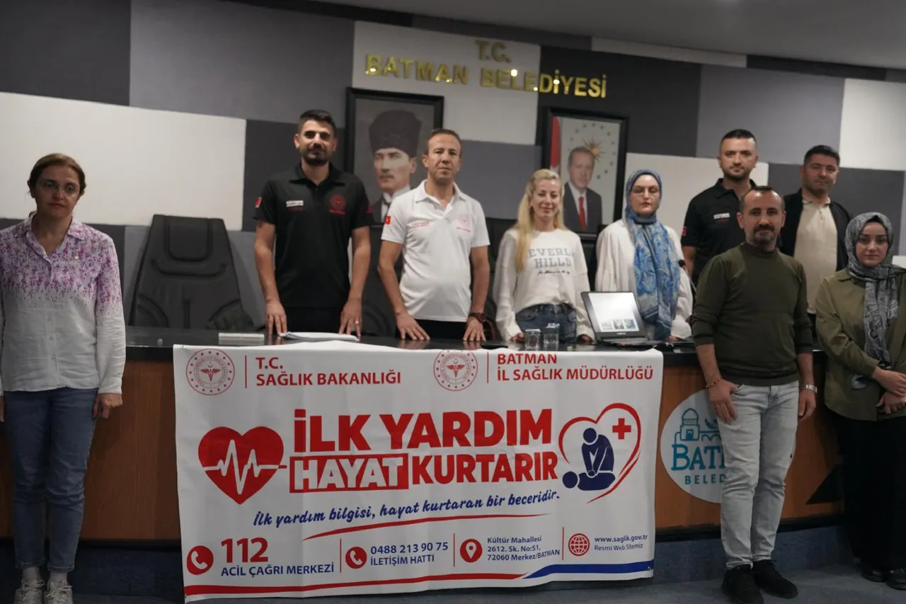 Batman Belediyesi personeline temel ilk yardım eğitimi